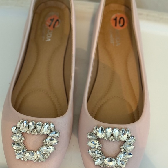 Elegant Pink Embellished Flats - Picture 2 of 3